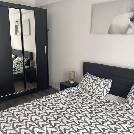 Luxury - Pipera Metro Station - Near Promenada Mall Apartment